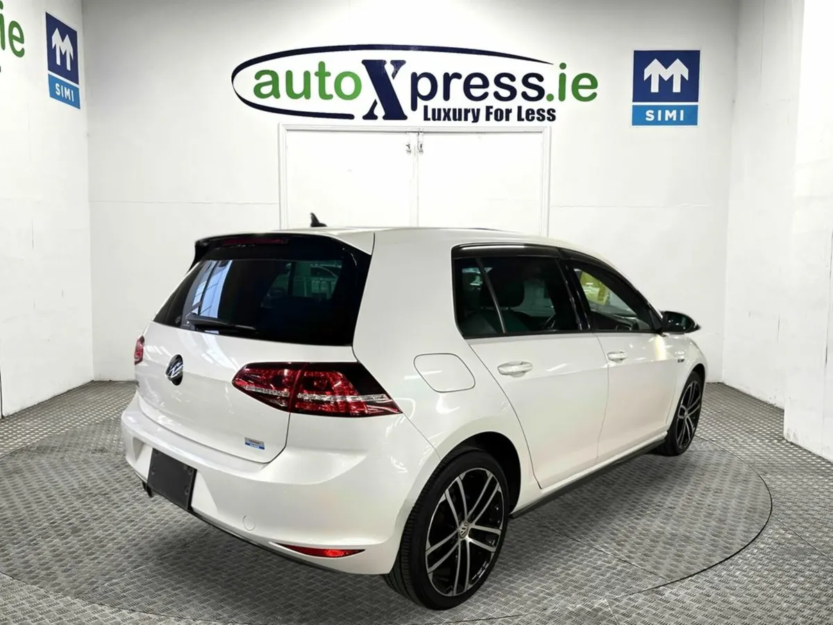 Volkswagen Golf GTE 1.4 Hybrid Automatic, Reversin - Image 3