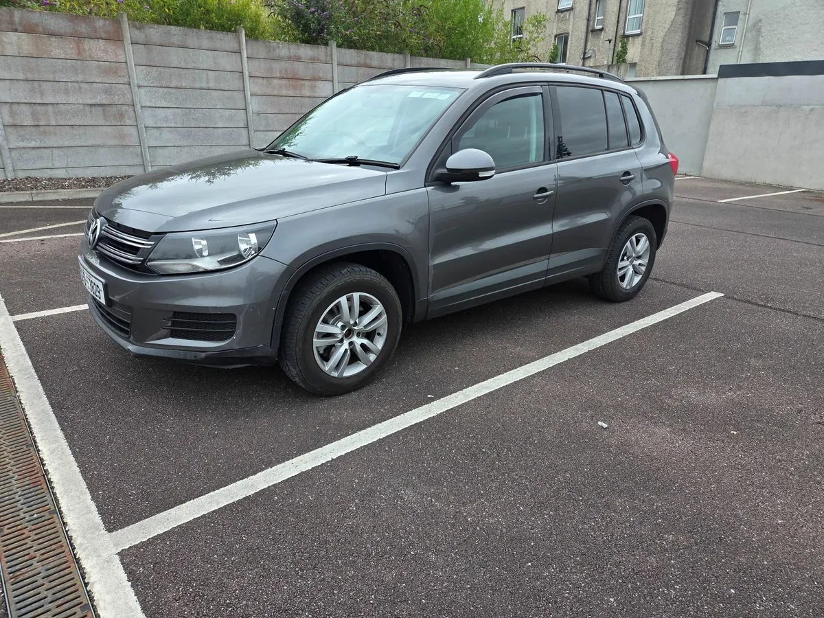 Volkswagen Tiguan 2012 - Image 2