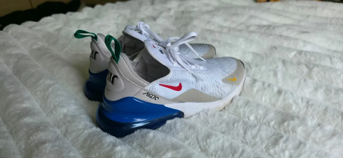 Nike Air Max 270 - size 6 - Image 1
