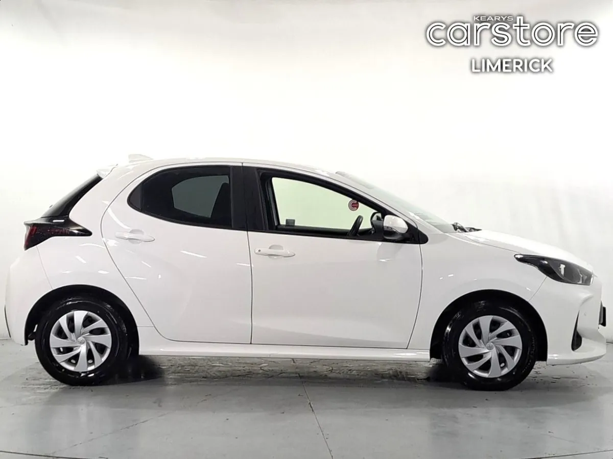Toyota Yaris 1.0 PET Auto - Image 2