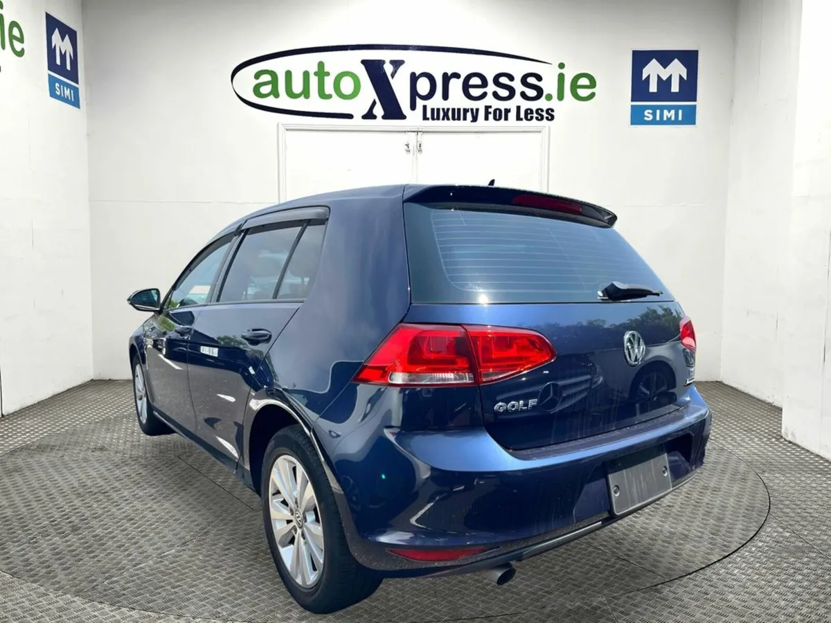 Volkswagen Golf 1.2 TSI Automatic, Reversing camer - Image 3