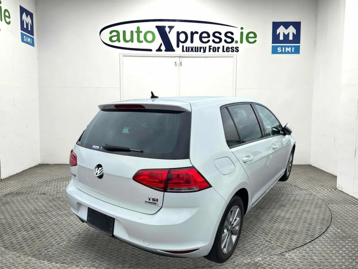 Volkswagen Golf 1.2 TSI Automatic, Reversing camer - Image 3