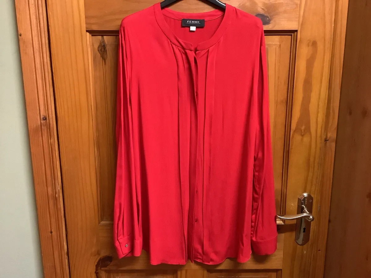 Blouse size 20 - Image 1