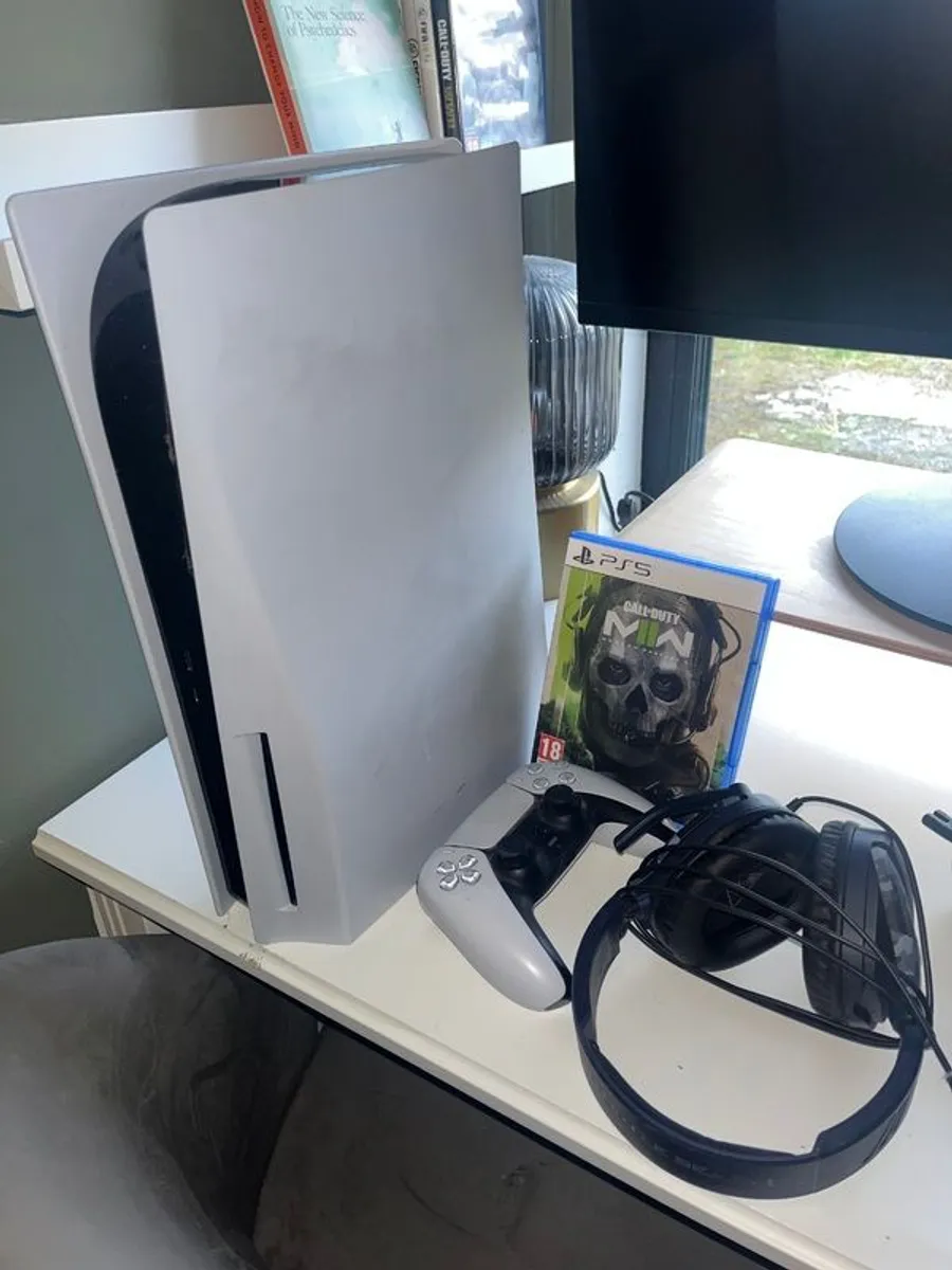 PS5  (disc edition) + Acer Monitor - Image 3