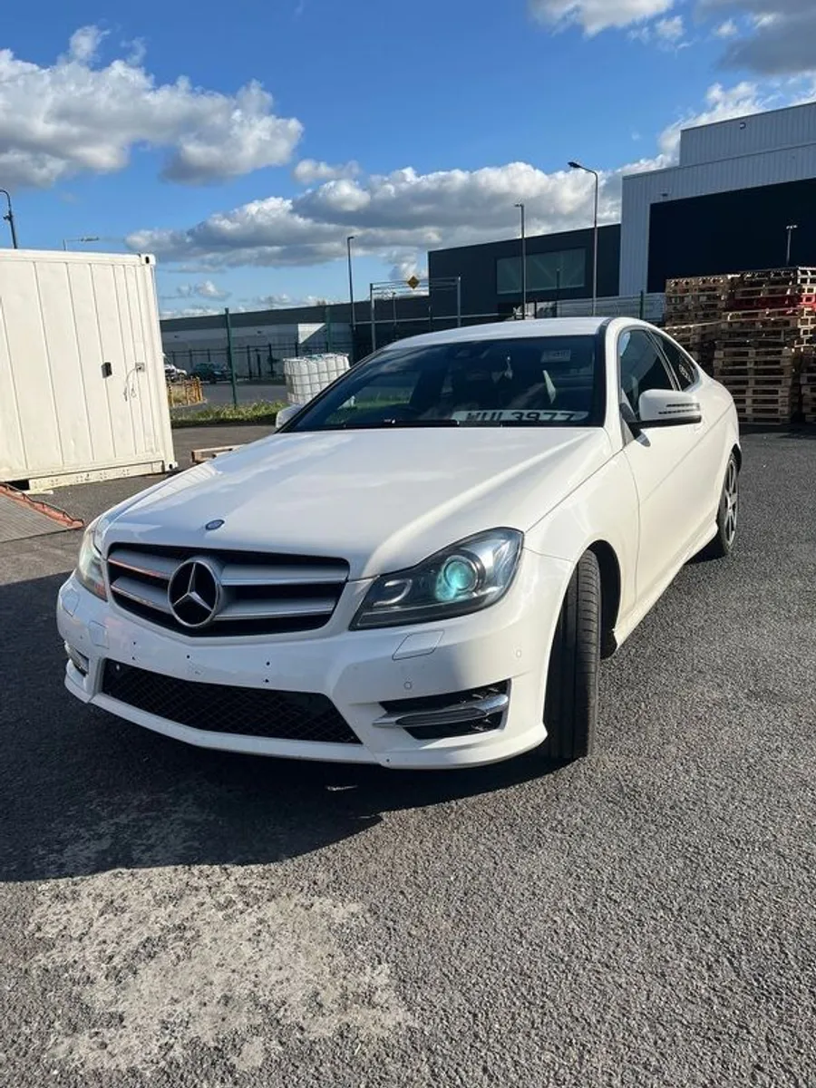 C220 AMG SPORT EDITION PREMIUM PLUS - Image 2