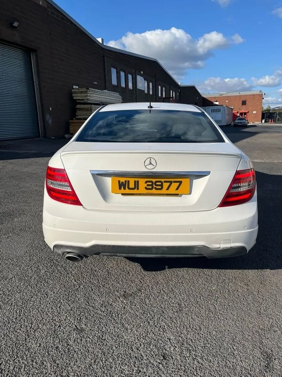 C220 AMG SPORT EDITION PREMIUM PLUS - Image 4