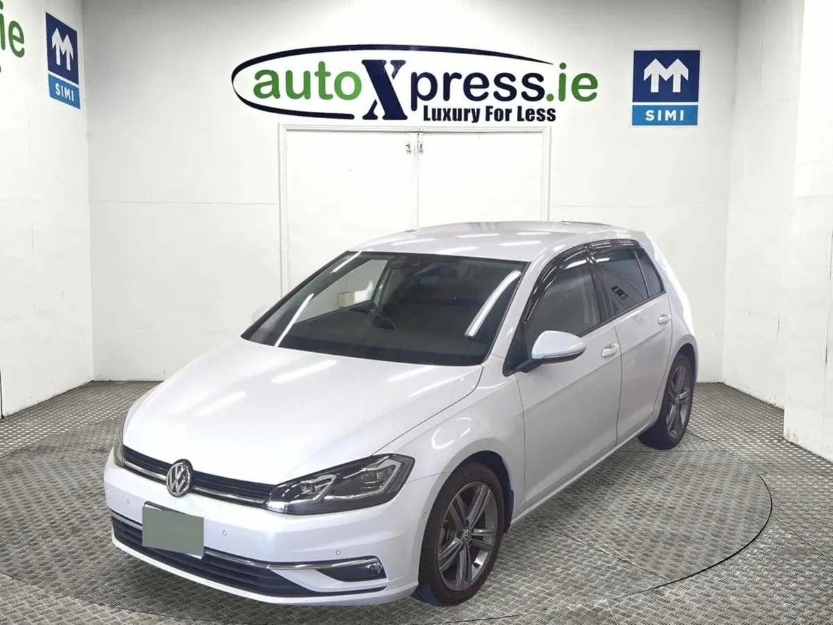 Volkswagen Golf 1.4 TSI Automatic, Reversing camer - Image 3