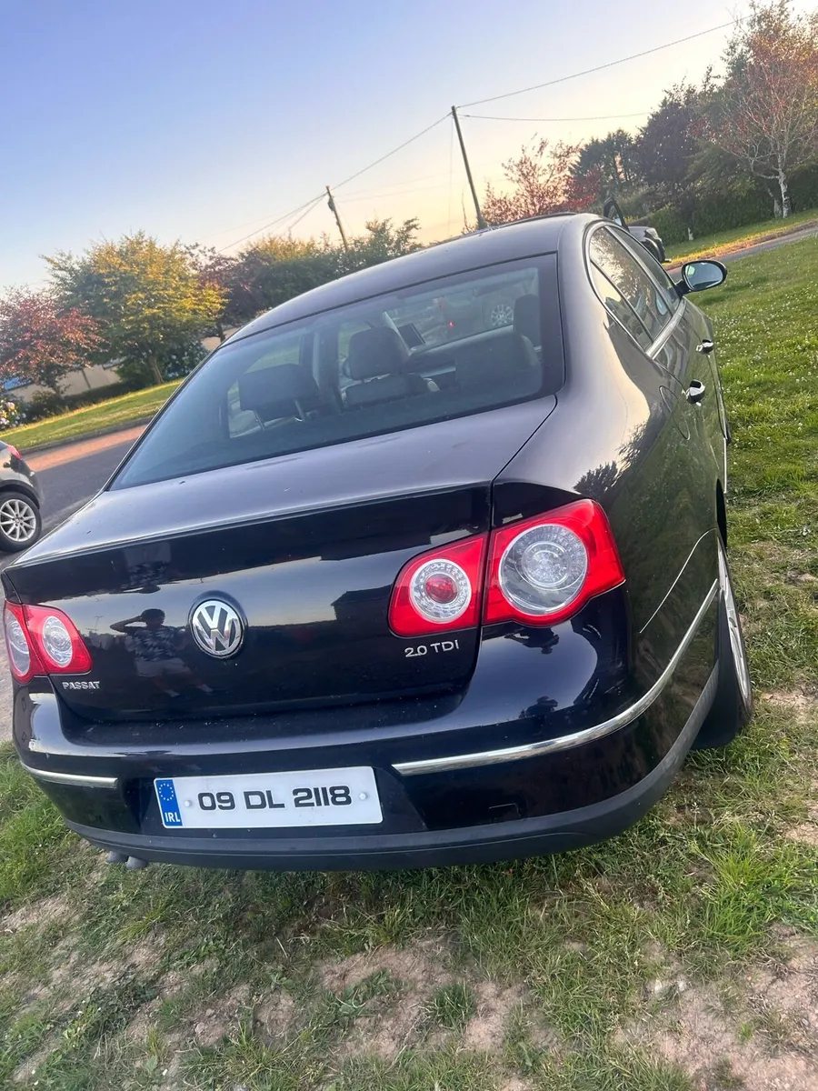 Volkswagen Passat - Image 2