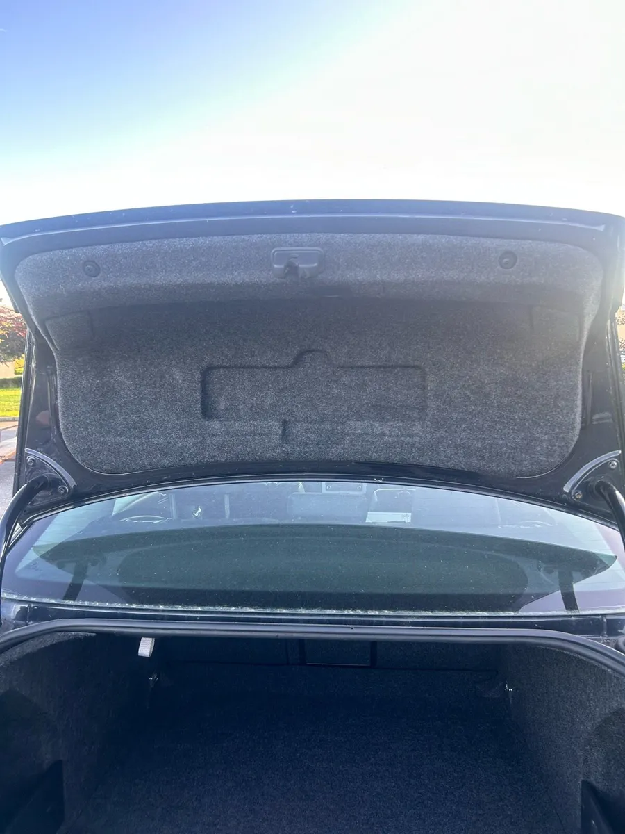 Volkswagen Passat - Image 4