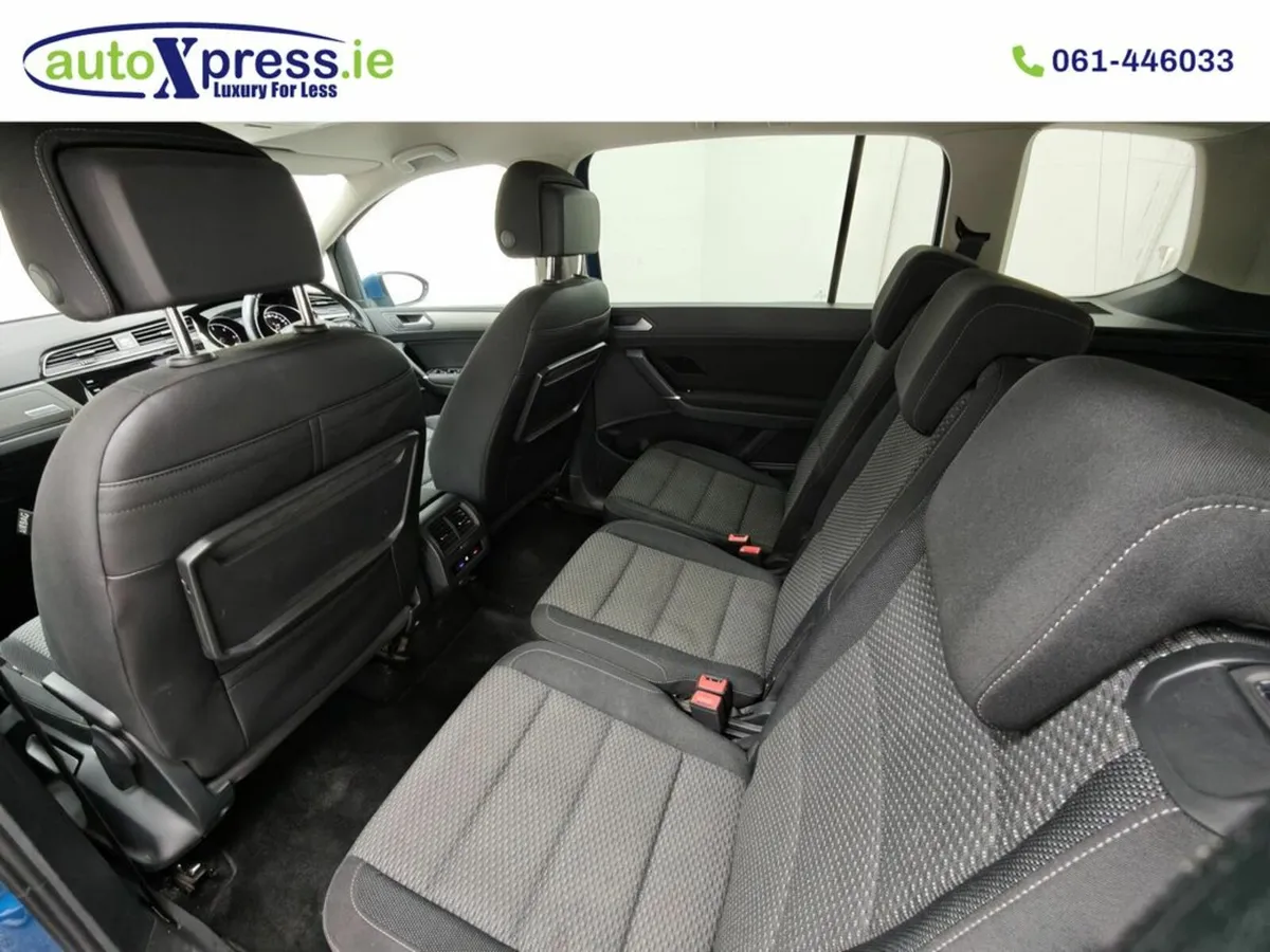 Volkswagen Touran 2.0 TDI Automatic - Image 4