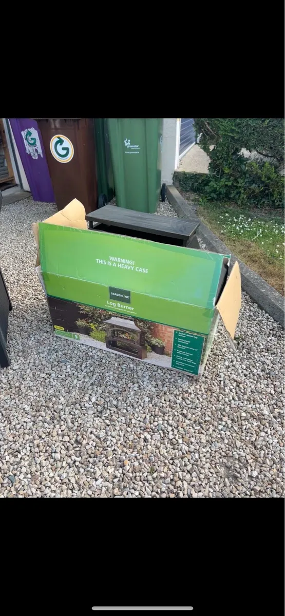 Log burner and a gas fire pit - Image 1
