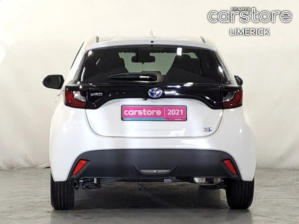 Toyota Yaris Hybrid - Image 4