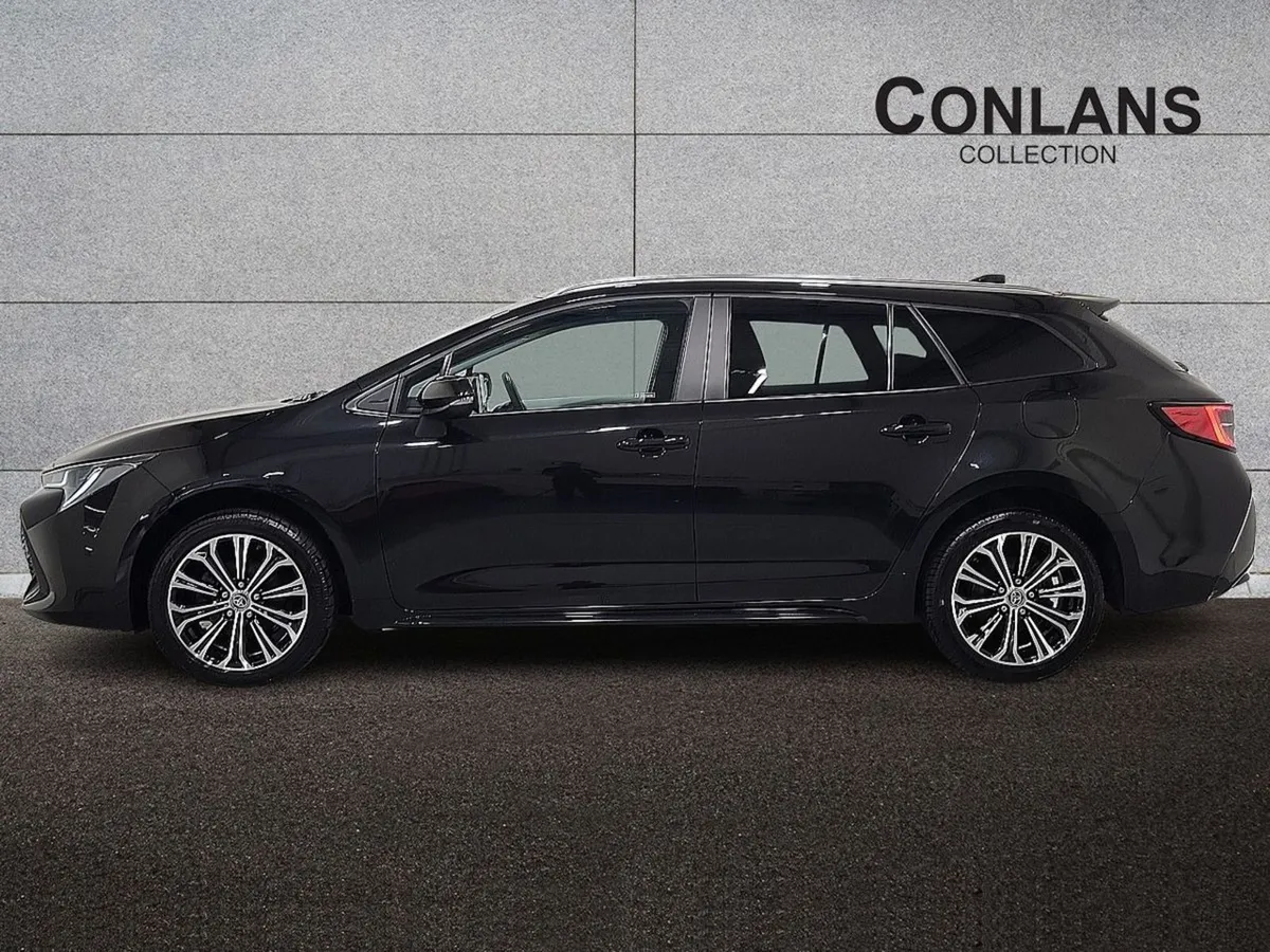 Toyota Corolla 1.8 Hybrid Sol Estate - Image 4