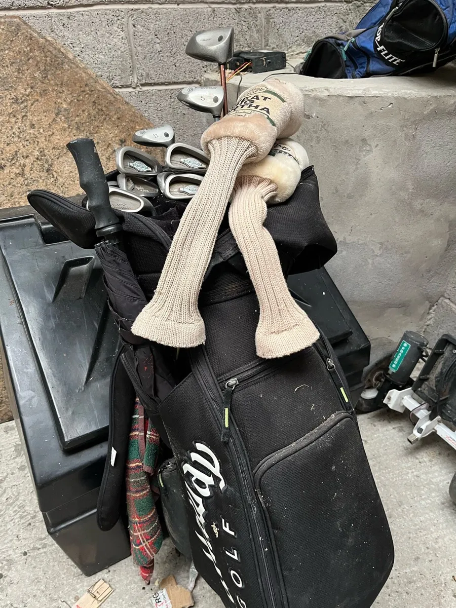 Golf clubs (Ladies and Gents) and battery buggy - Image 1