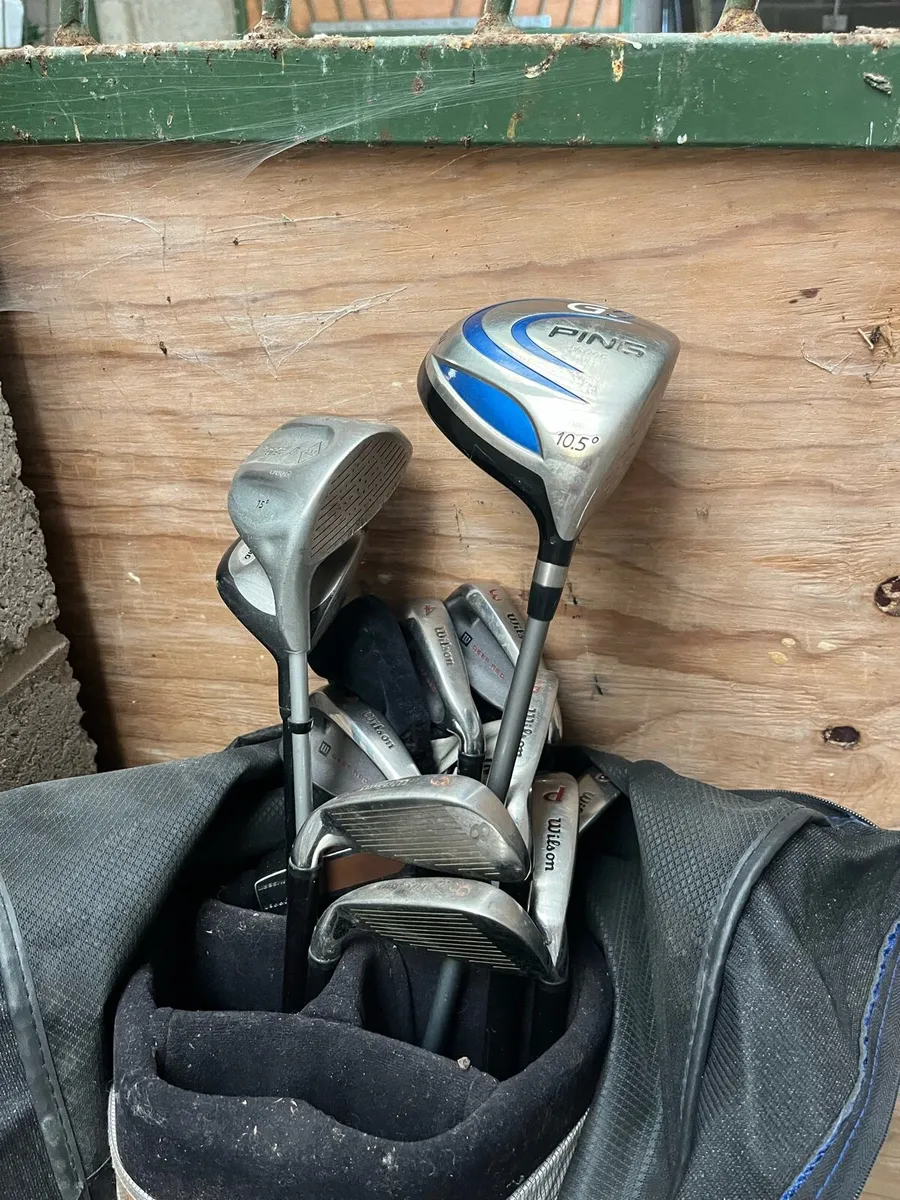 Golf clubs (Ladies and Gents) and battery buggy - Image 3