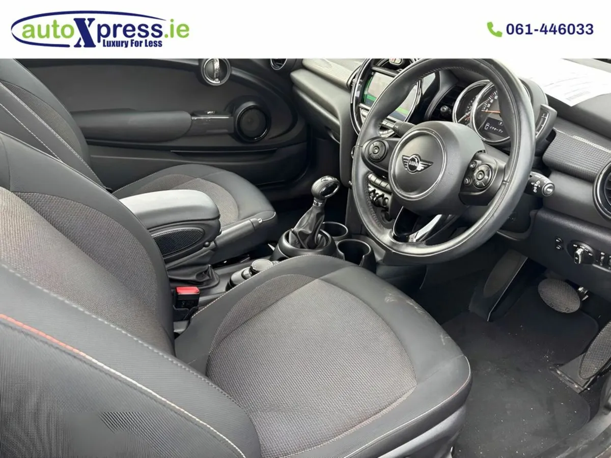 Mini Cooper 1.5 Automatic, Reversing camera, Low m - Image 2