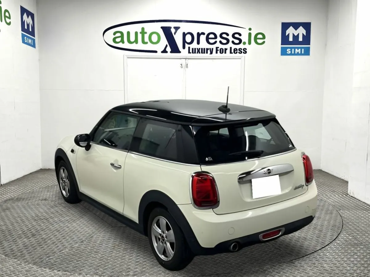 Mini Cooper 1.5 Automatic, Reversing camera, Low m - Image 3