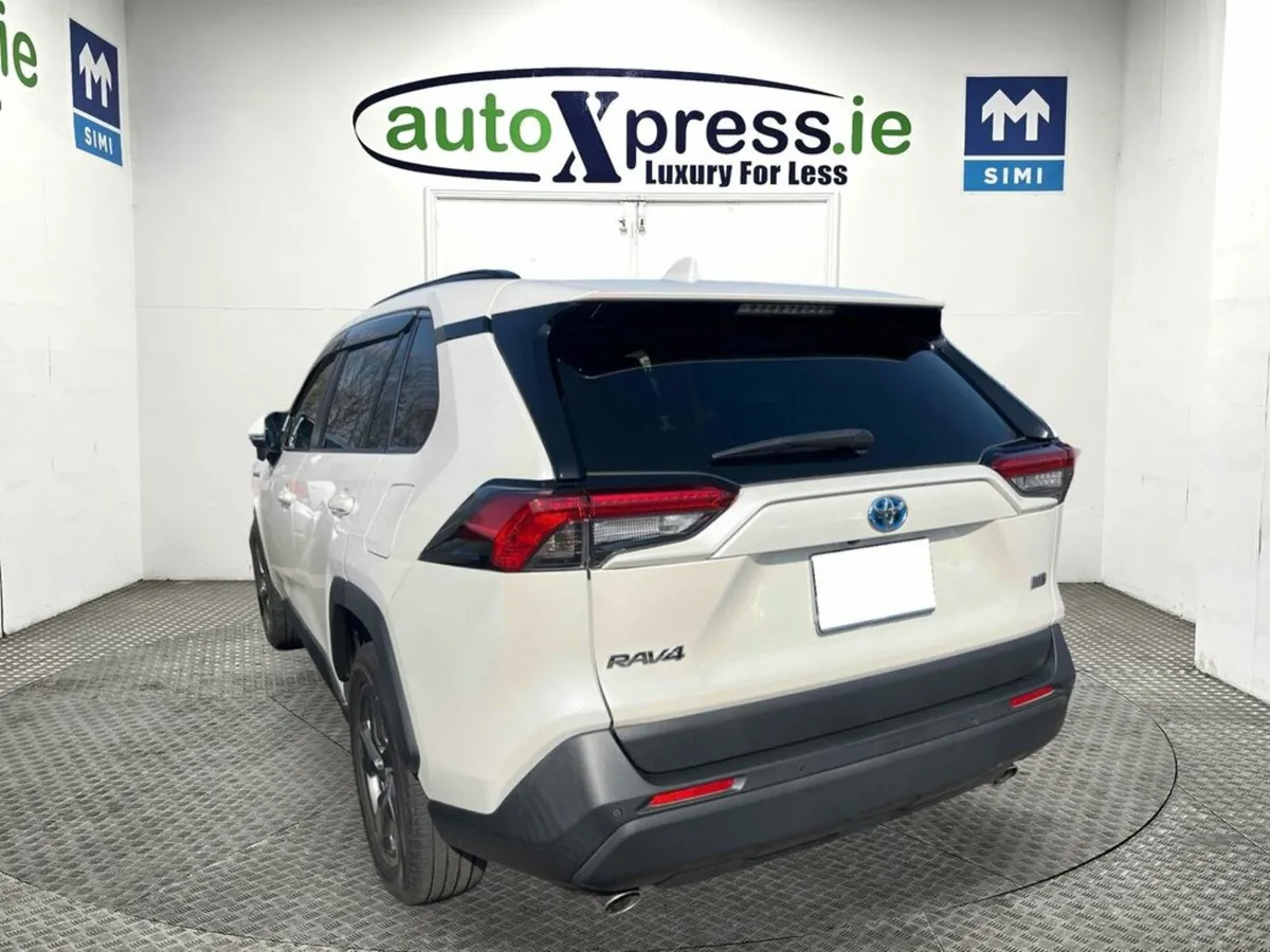 Toyota RAV4 2.5 HYBRID X Automatic, Reversing came - Image 3