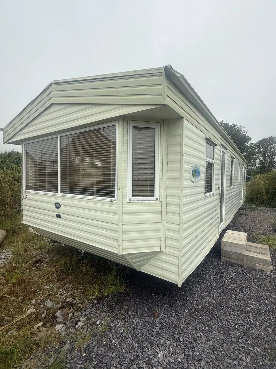 Mobile home Brisbane 35 x 12 - Image 1