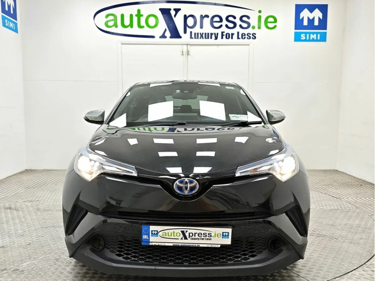 Toyota C-HR 1.8 Excel CVT Automatic, Reversing cam - Image 3