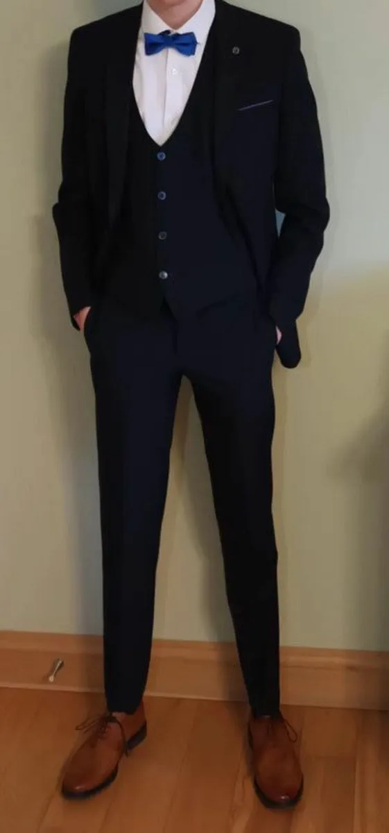 Navy 3 Piece Suit & Quality White Shirt - Image 1