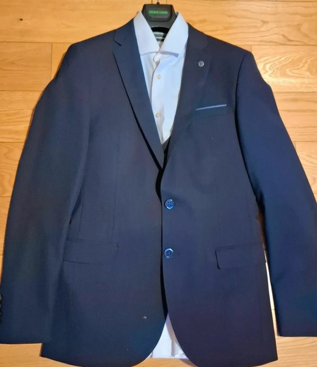 Navy 3 Piece Suit & Quality White Shirt - Image 2