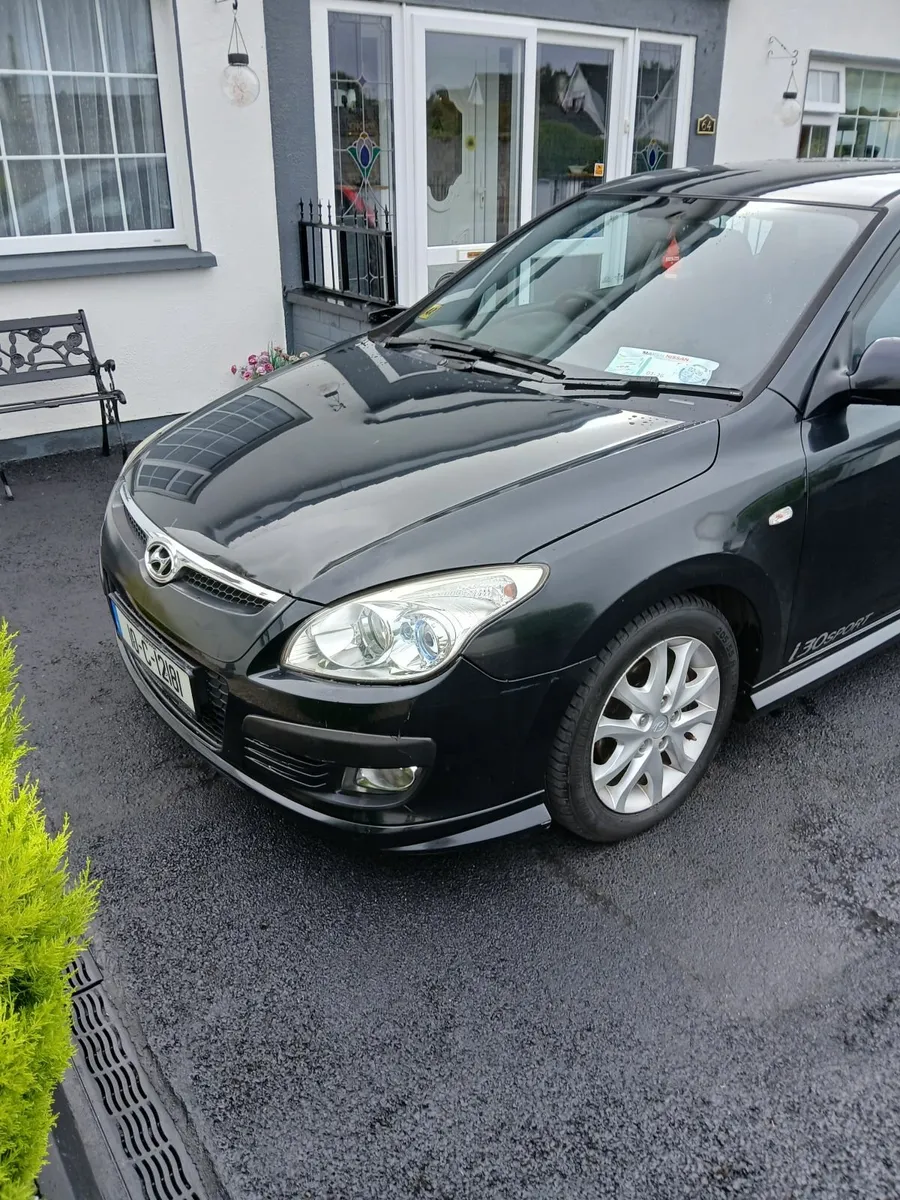 Hyundai i30 2010 - Image 2