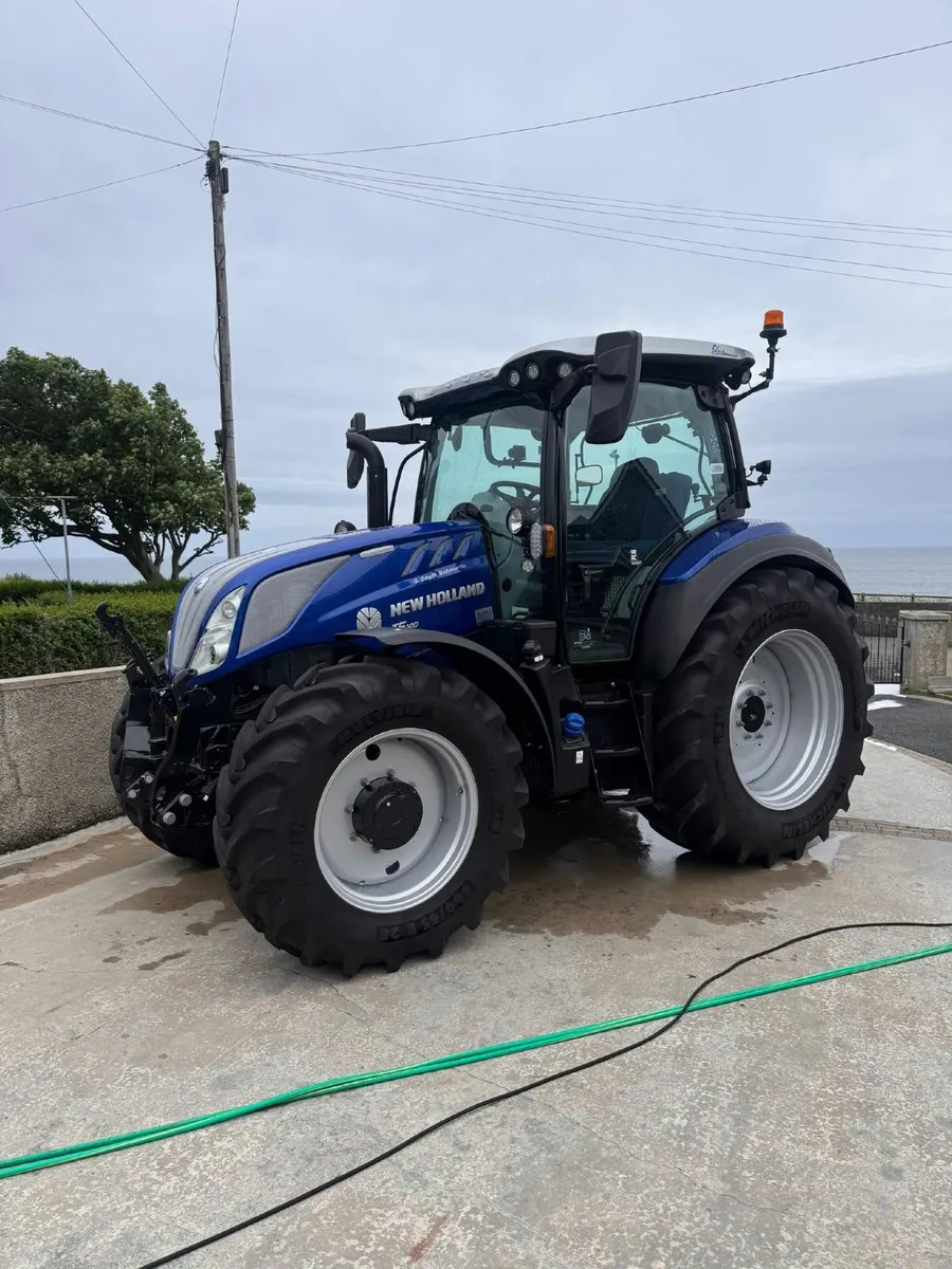 New Holland T5.140 DCT Blue Power Tractor - Image 1