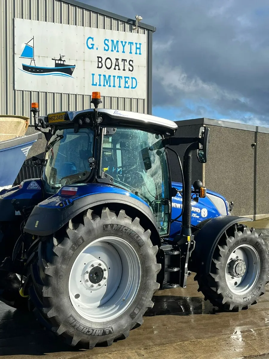 New Holland T5.140 DCT Blue Power Tractor - Image 2