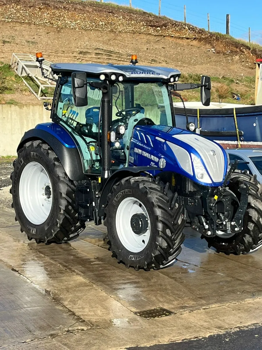 New Holland T5.140 DCT Blue Power Tractor - Image 3