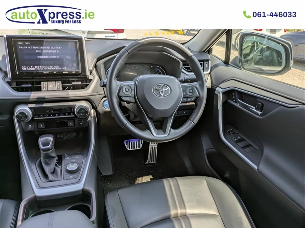 Toyota RAV4 2.5 4WD Hybrid Automatic, Reversing ca - Image 4