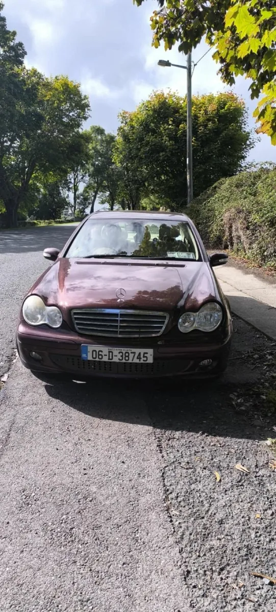 Mercedes-Benz C-Class 2006 - Image 3