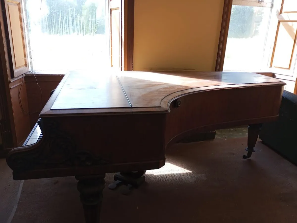 Piano - Image 1