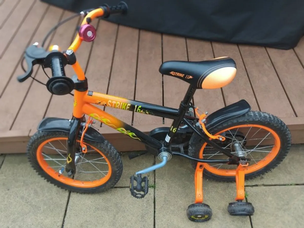 Child Beds, Bikes and Carriers - Image 3