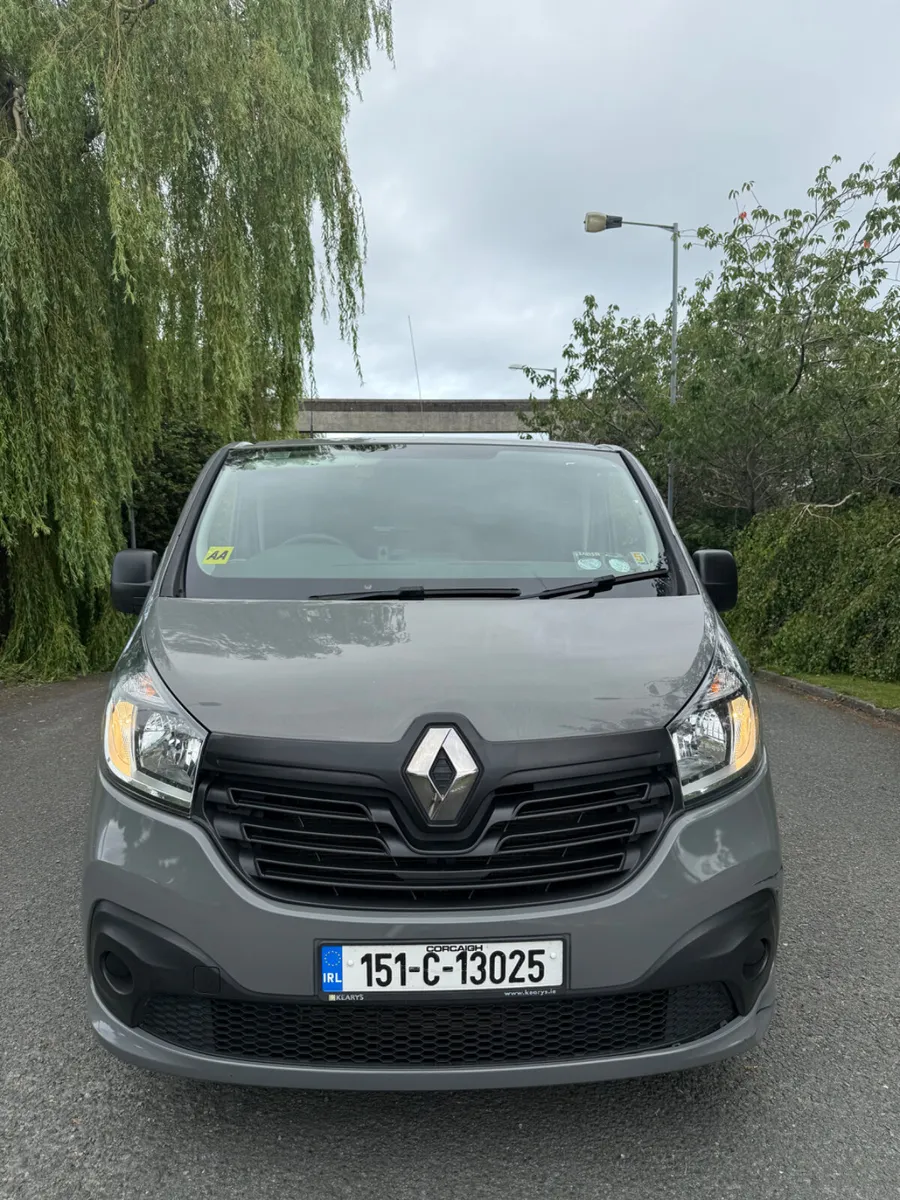 Renault Trafic 2015 LOW MILEAGE INCLUDES VAT - Image 2
