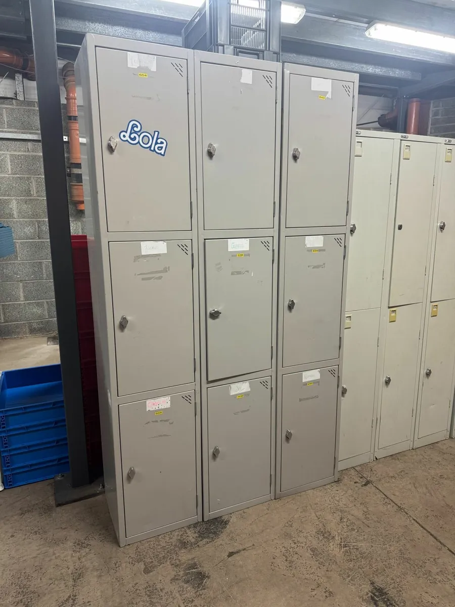 Padlock 3 door lockers - Image 1