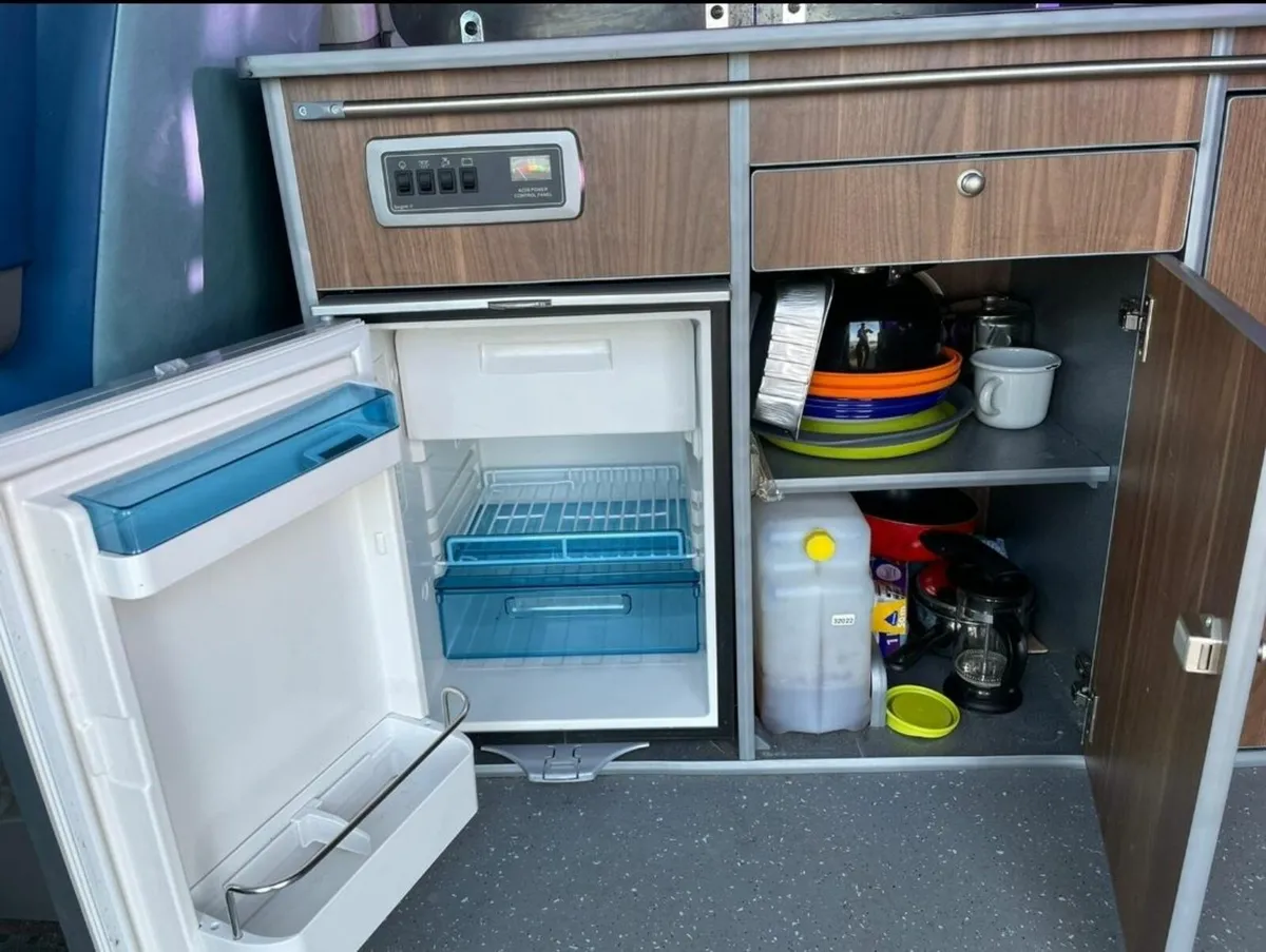 VW T5 Campervan - Image 3