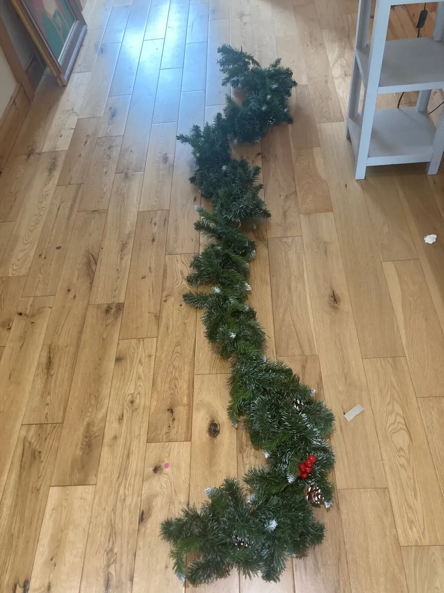 Christmas decorations - Image 1