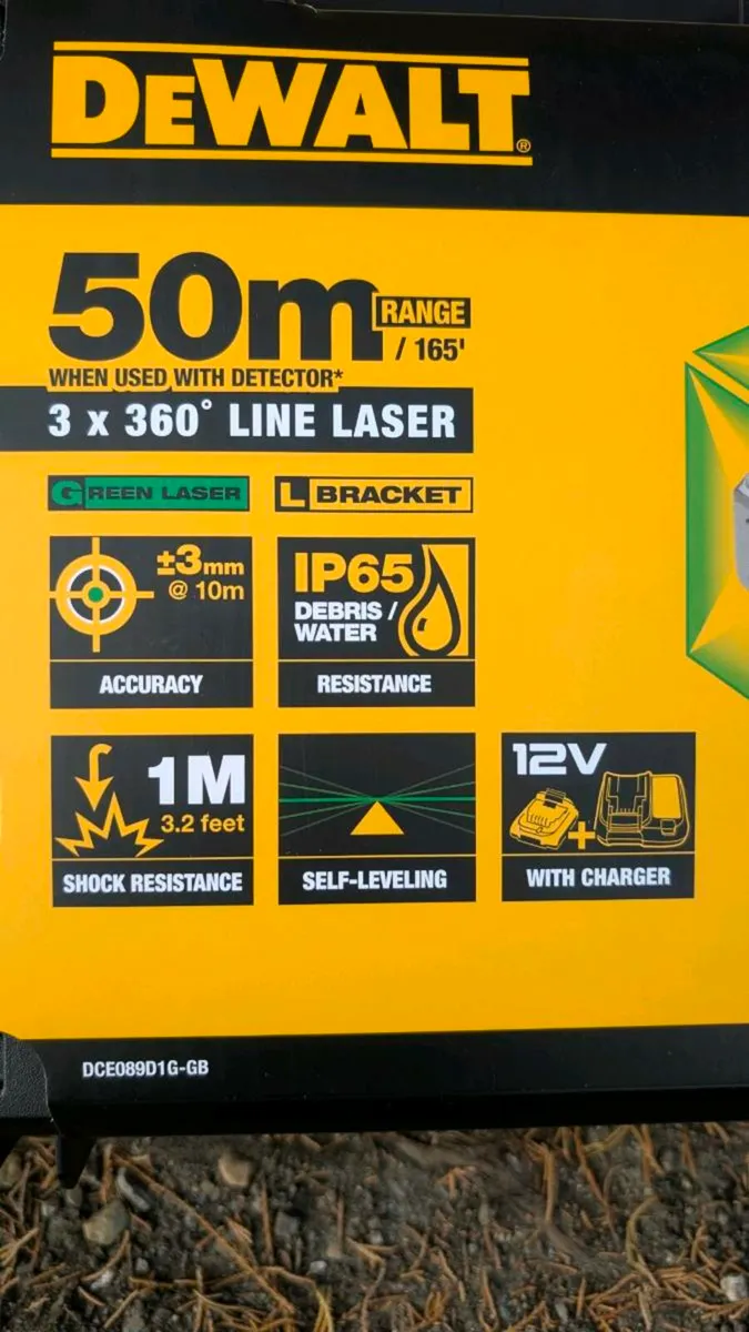 DeWalt Green 3 Line 360° Self Leveling Laser Level - Image 2
