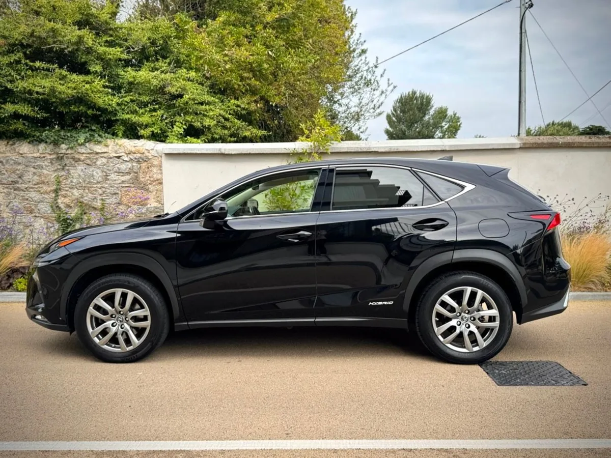 Lexus NX 2.5 300h Executive FWD - Image 4