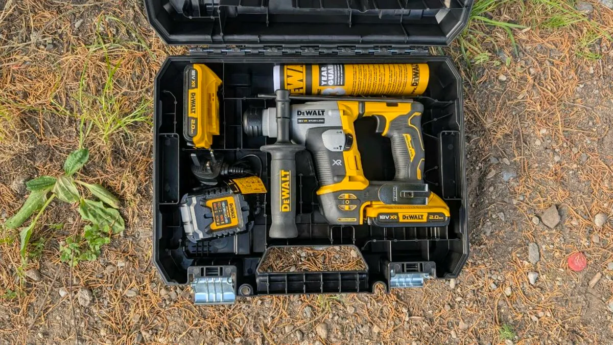 DeWalt 18v Brushless Ultra-Compact SDS+ Kit - New - Image 1