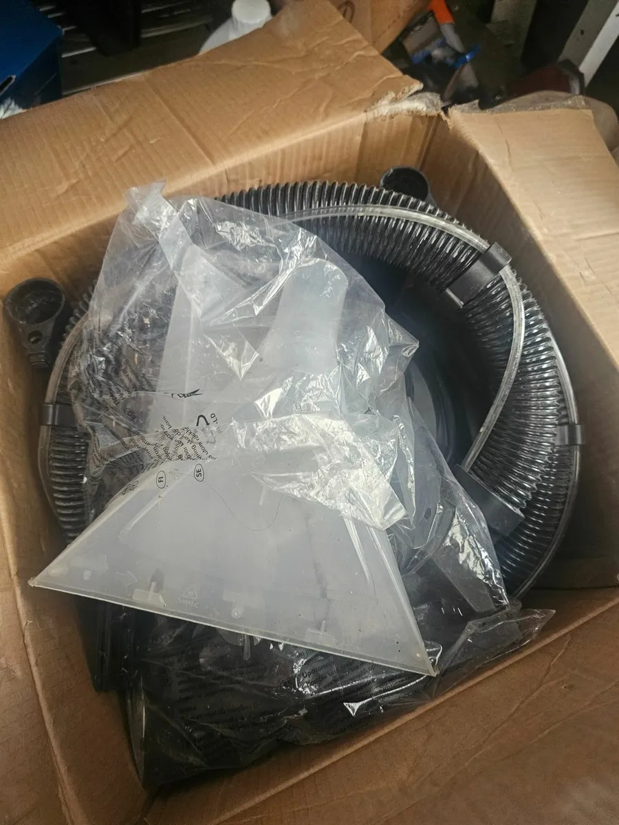 Carpet cleaner - like new €180 - Image 3