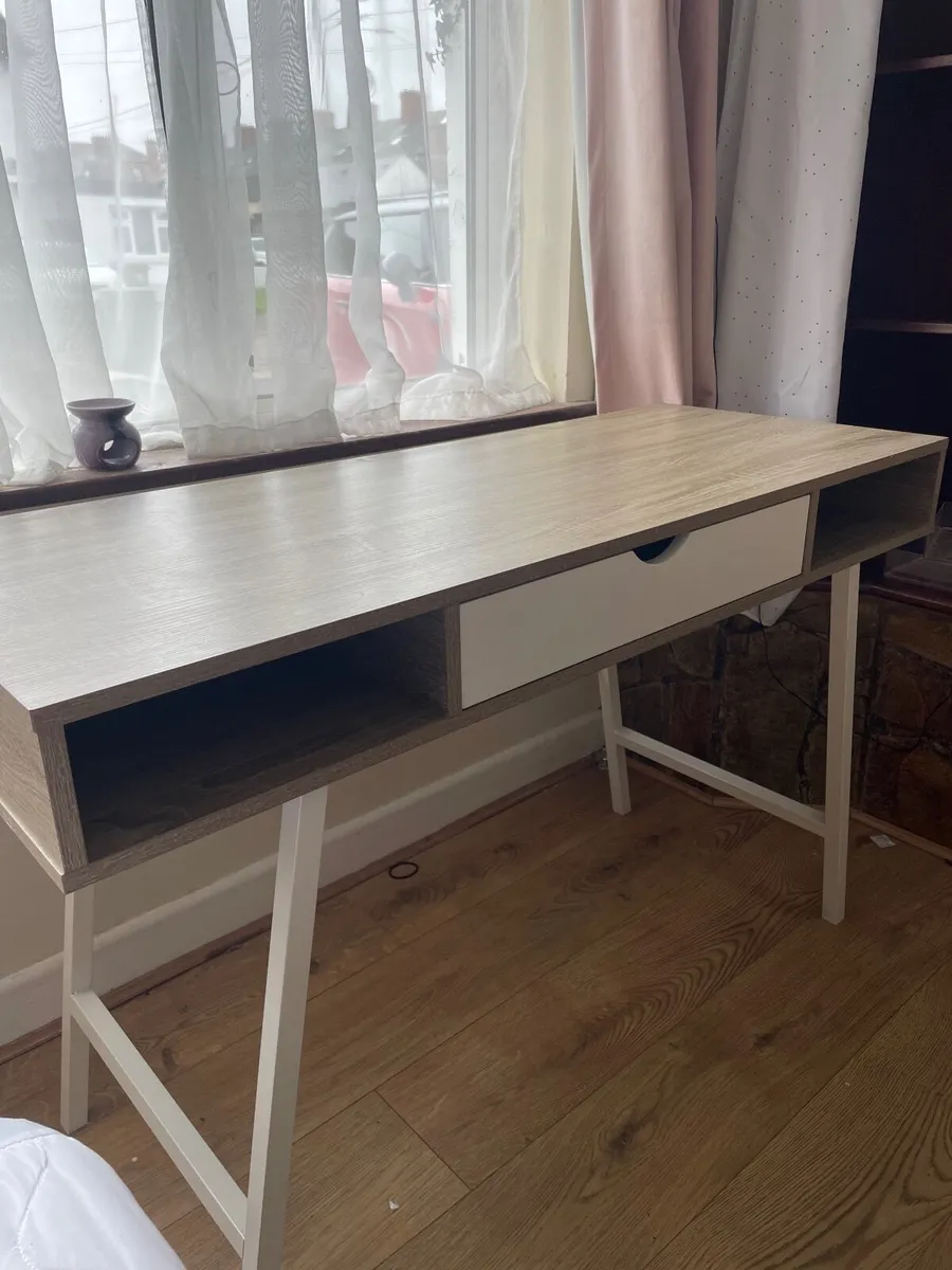 Office Desk - Image 1