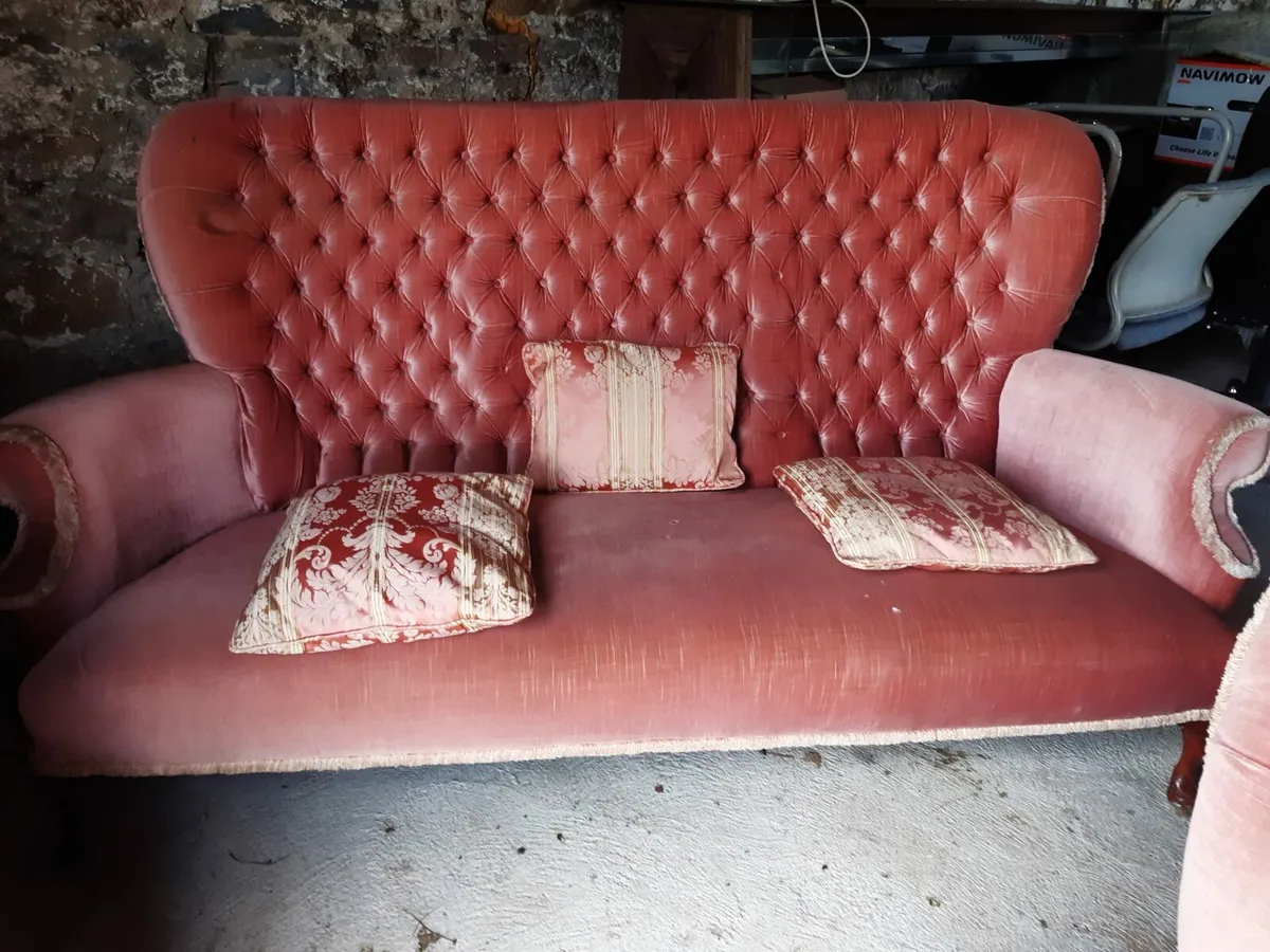 Couch & 2 Armchair - Image 1
