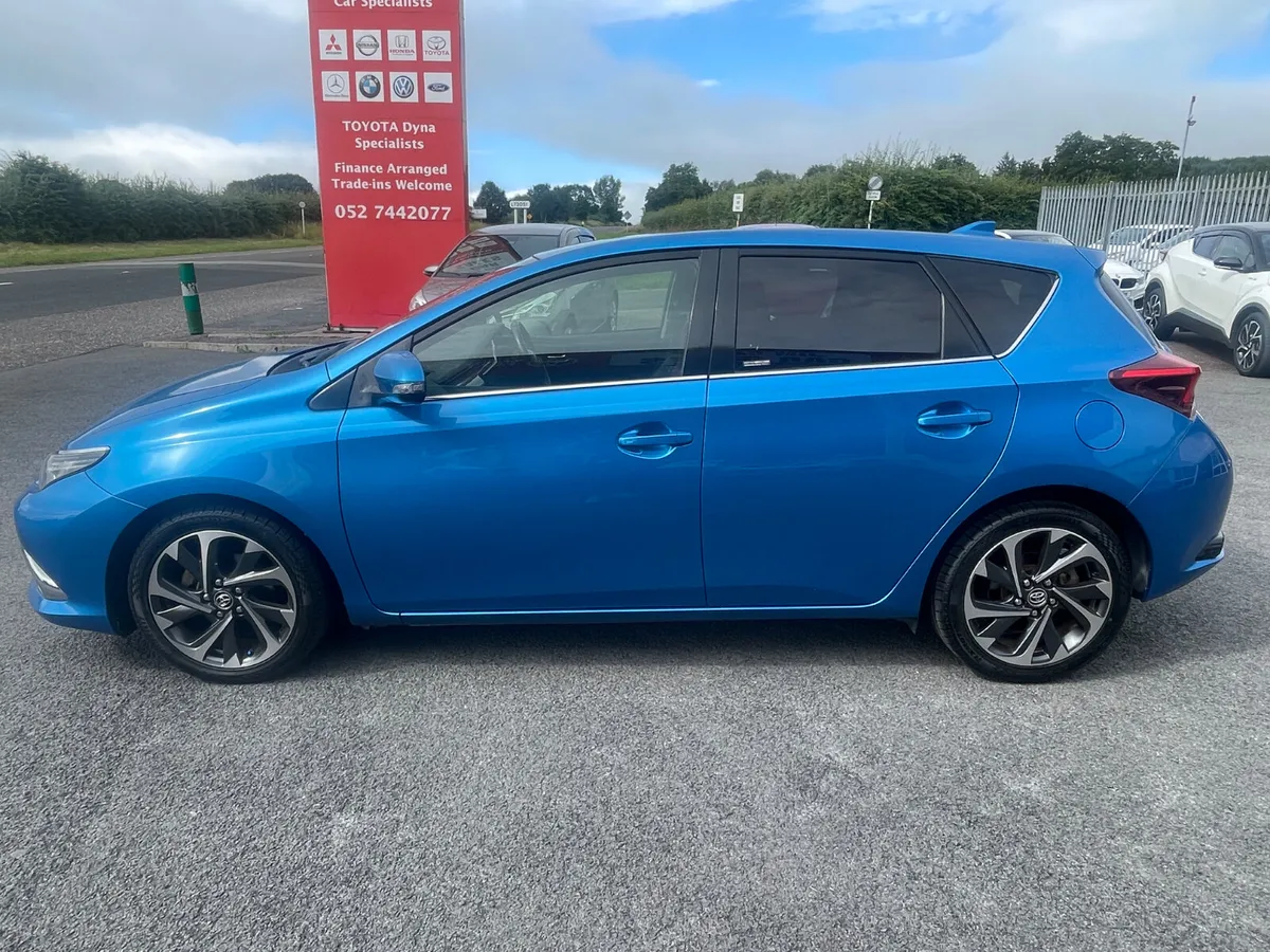 Toyota Auris 2015-1 - Image 4