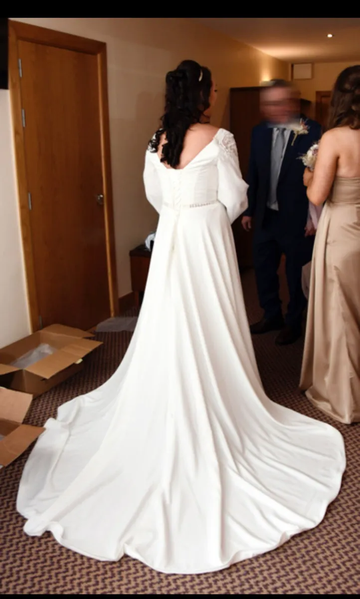 Wedding dress - Image 4