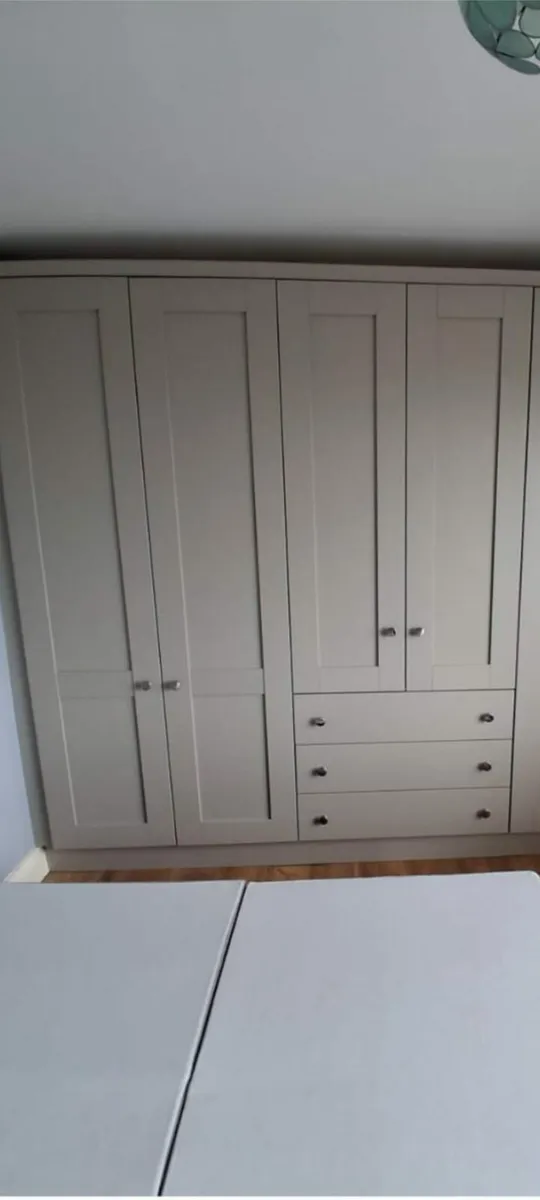 Fitted wardrobe - Image 2