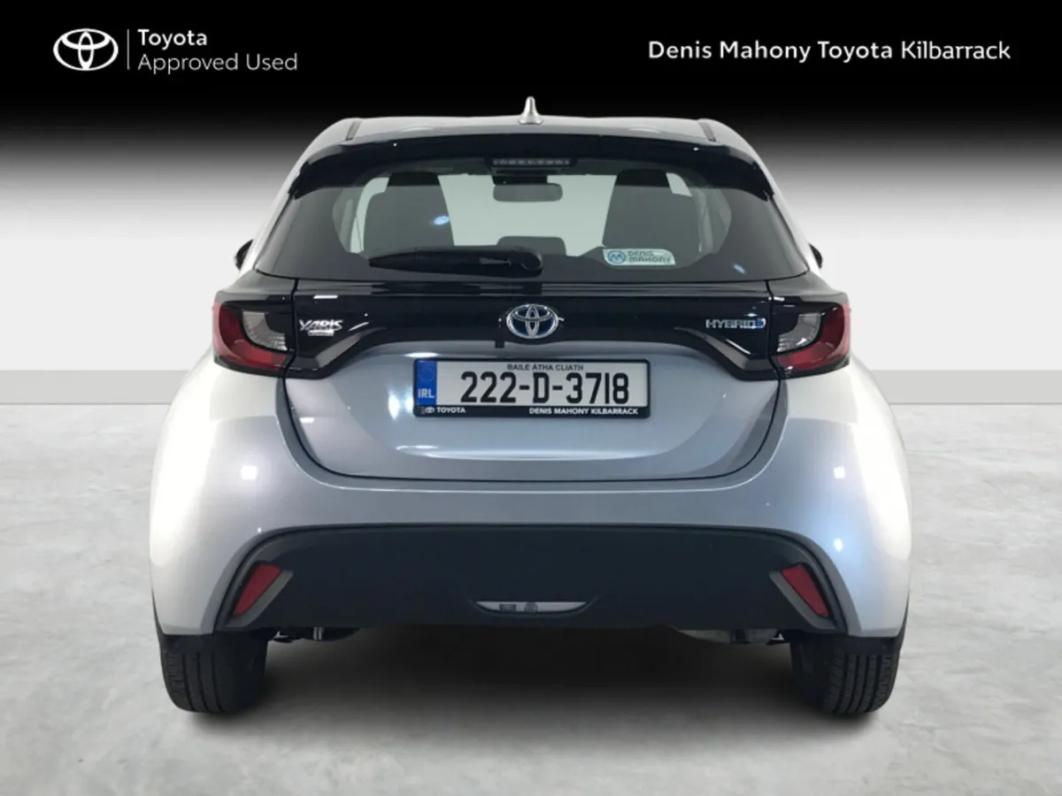 Toyota Yaris HYBRID LUNA - Image 4