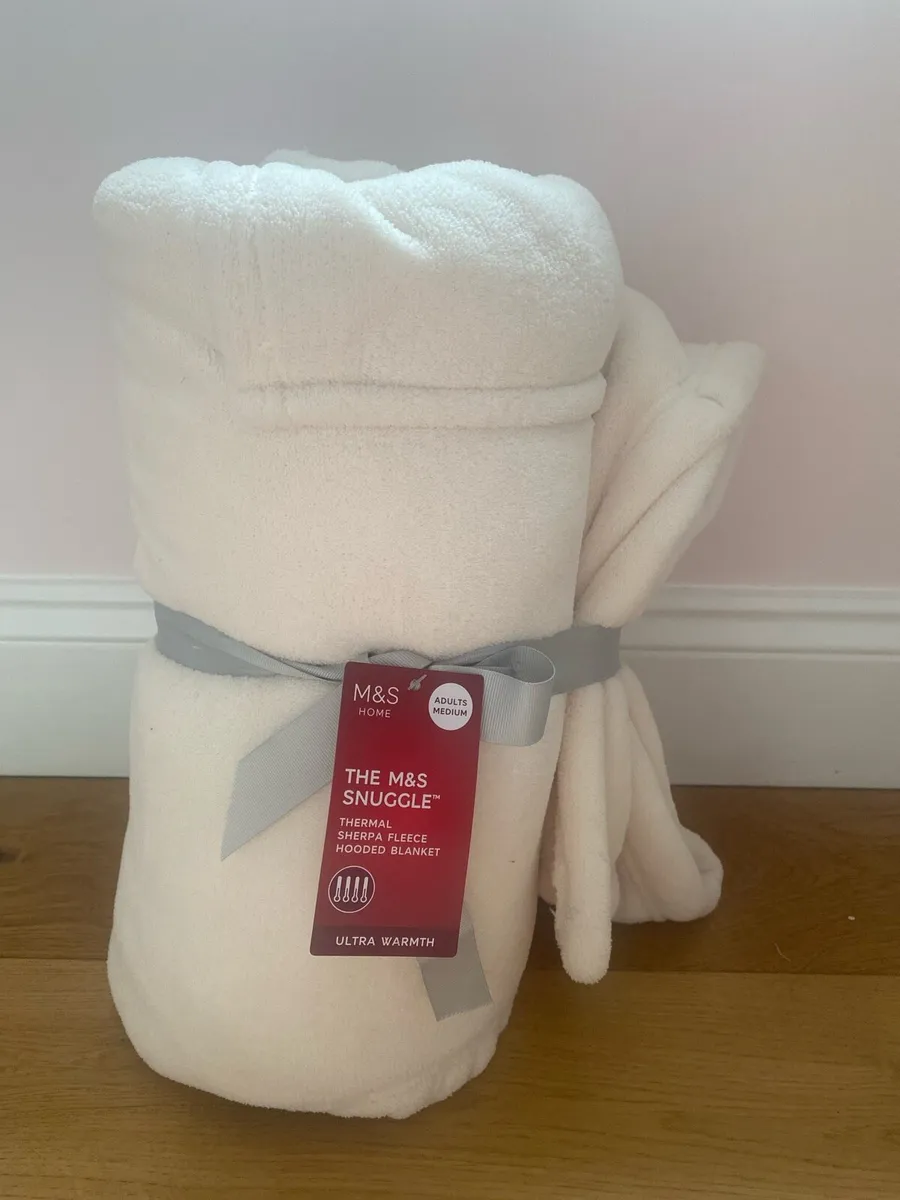 M&S Hooded Blanket
