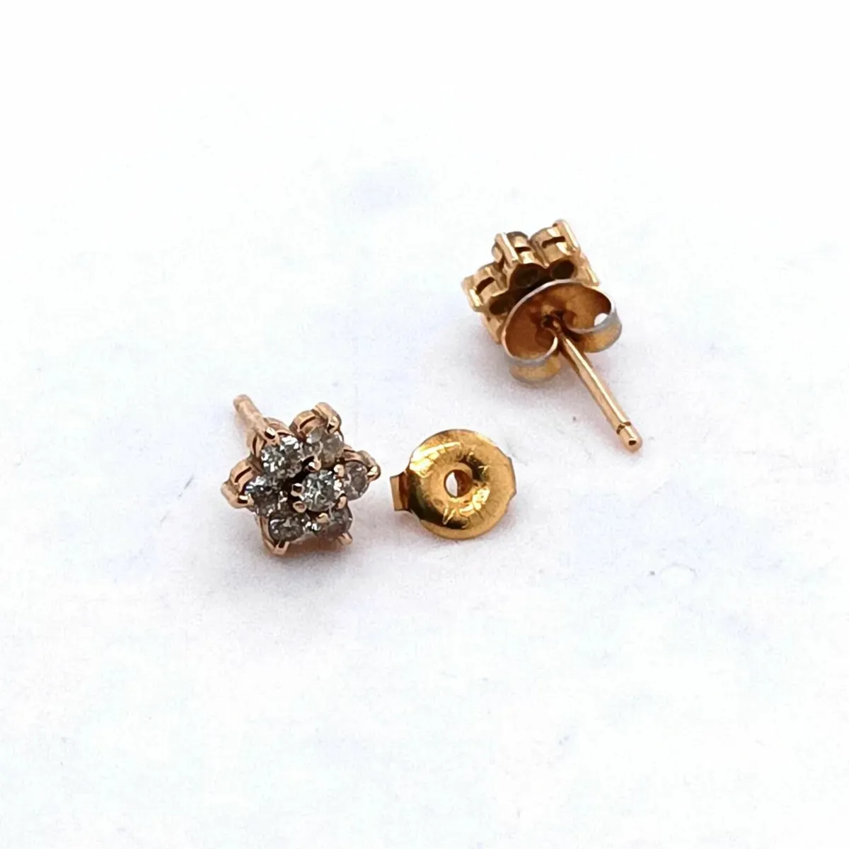 18k Yellow Gold & Diamond Daisy Earrings - Image 1